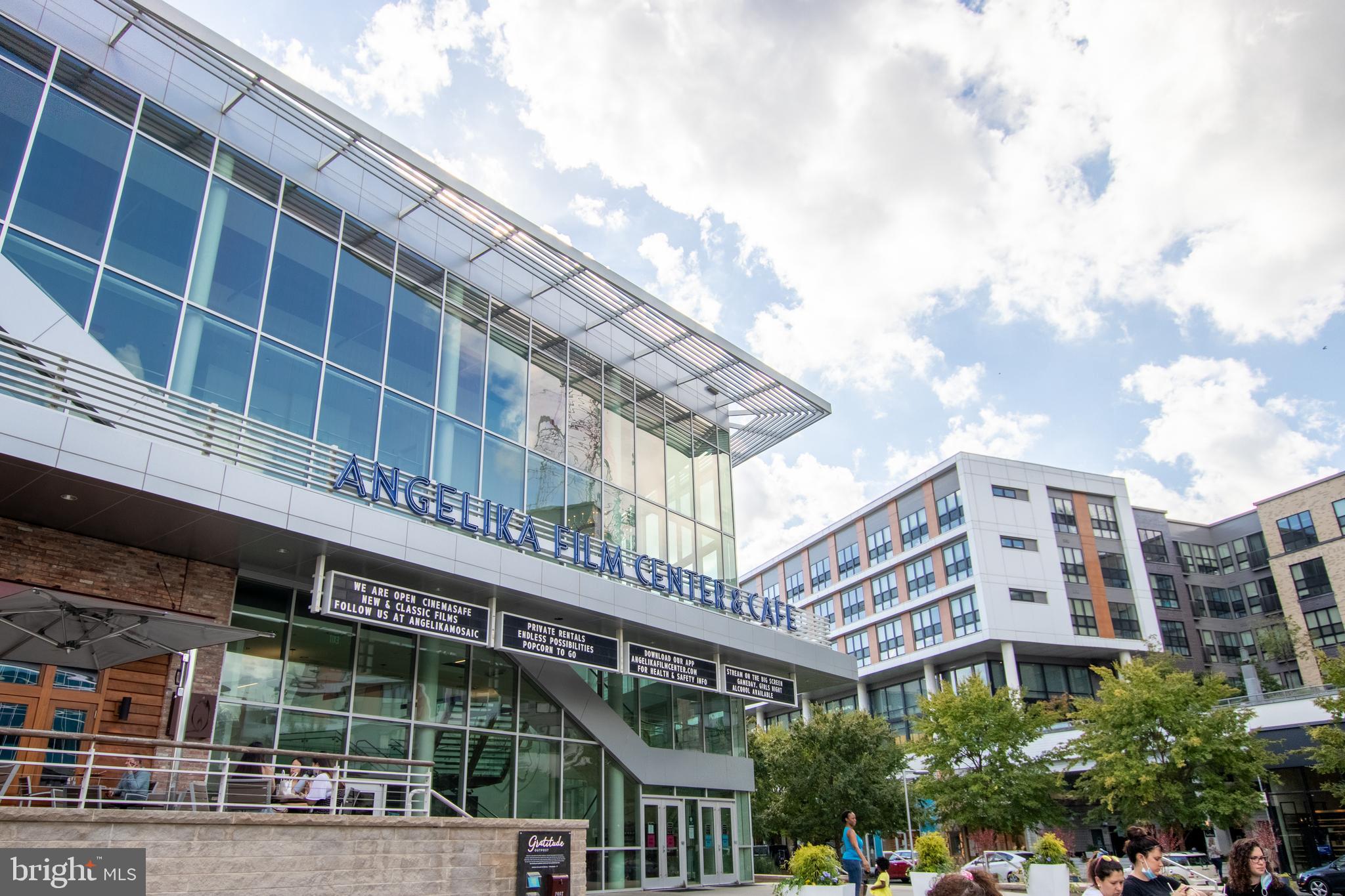 COURTS OF TYSONS - Residential Lease