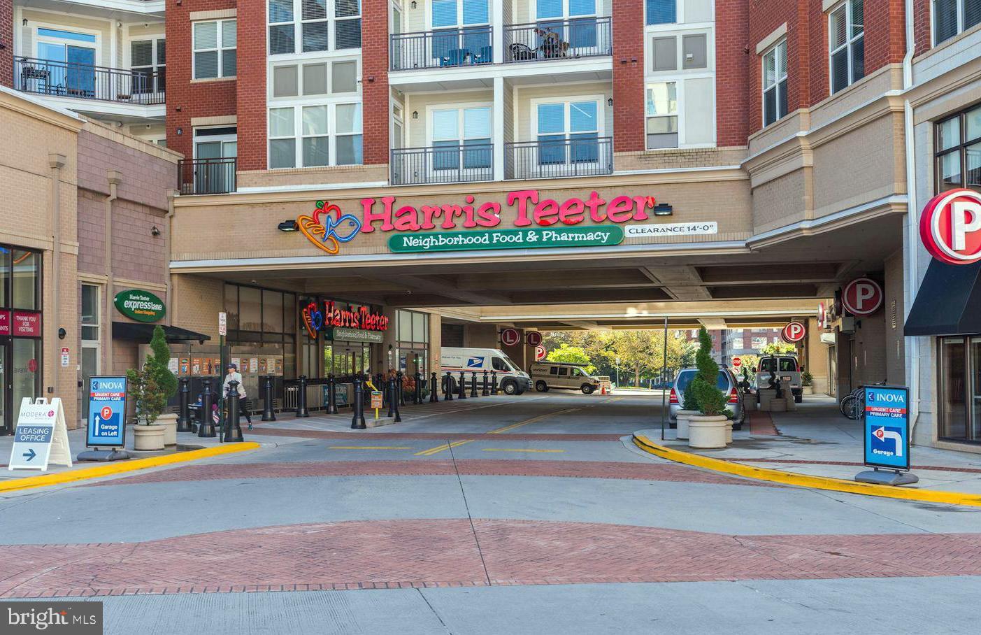 COURTS OF TYSONS - Residential Lease