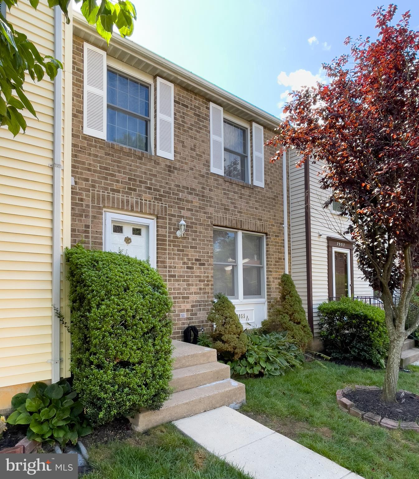 COURTS OF TYSONS - Residential Lease