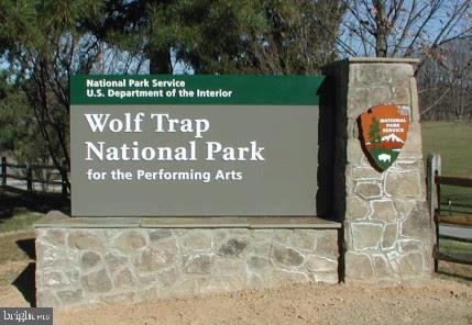 COURTS OF TYSONS - Residential Lease