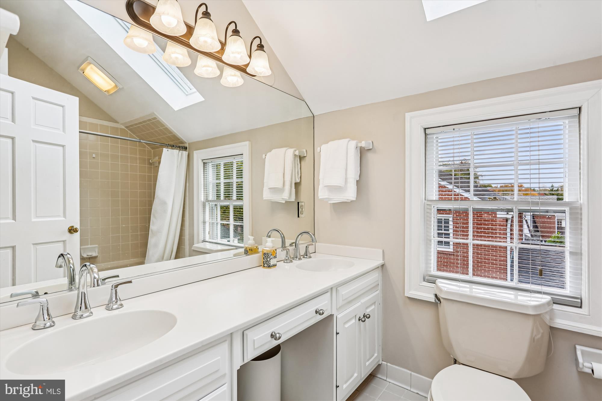 WOODACRES - Residential