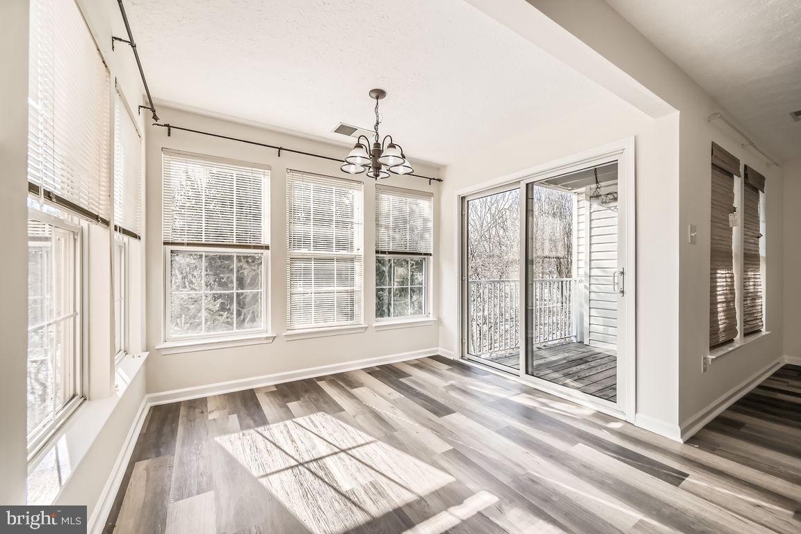 NEW TOWN - Residential Lease