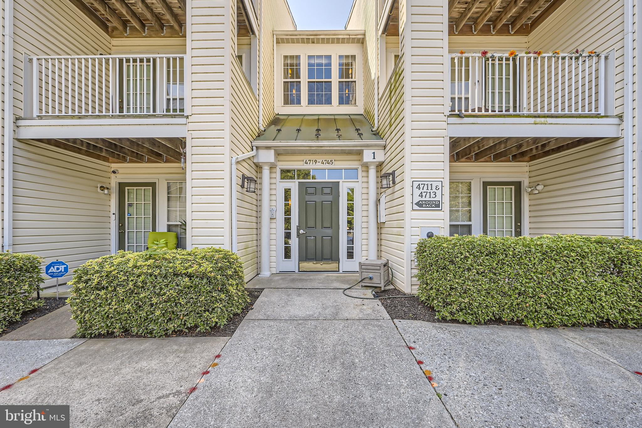 NEW TOWN - Residential Lease