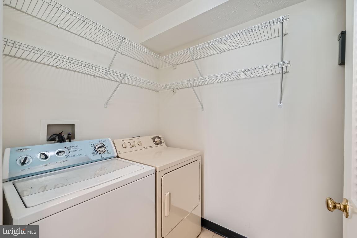 NEW TOWN - Residential Lease