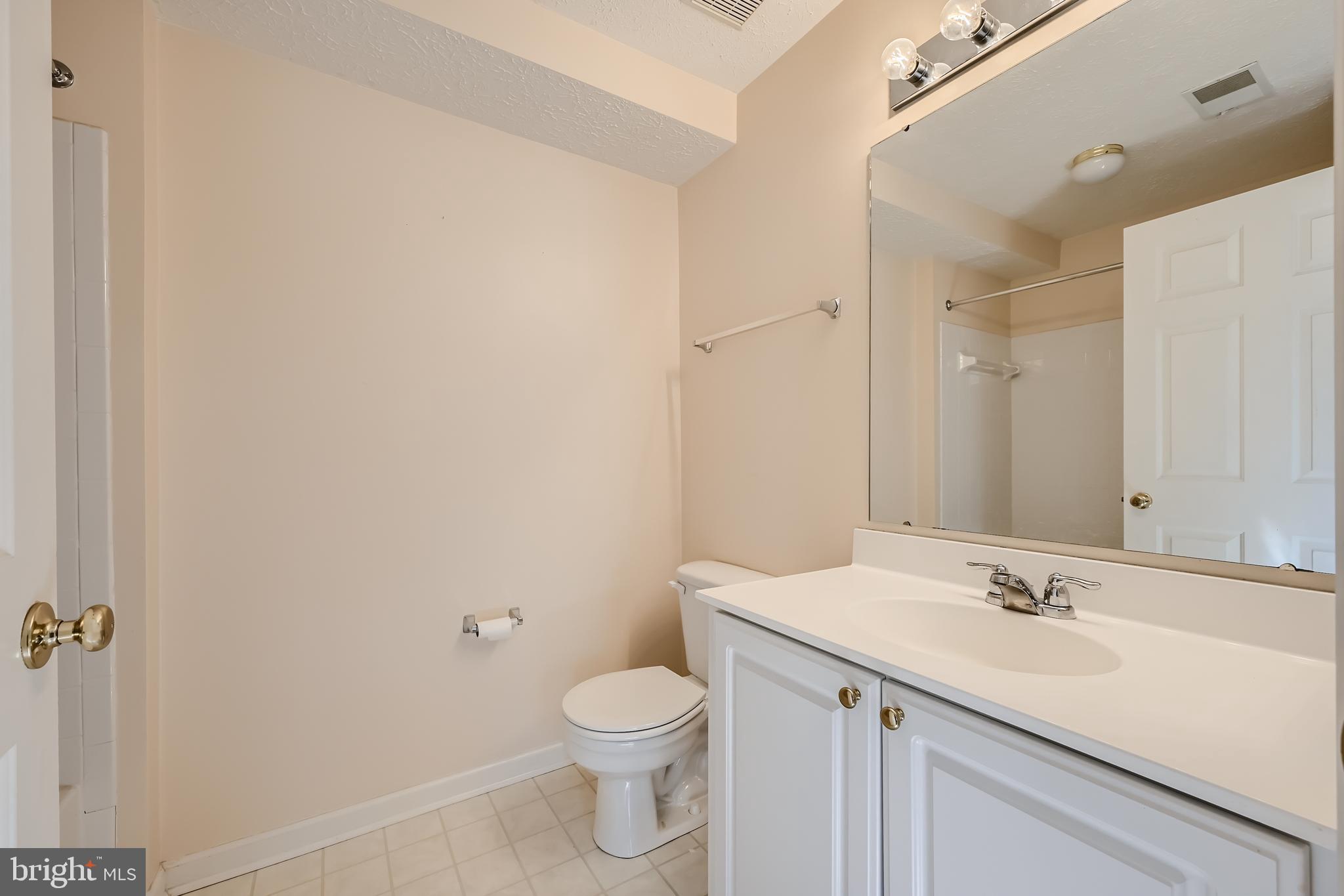 NEW TOWN - Residential Lease