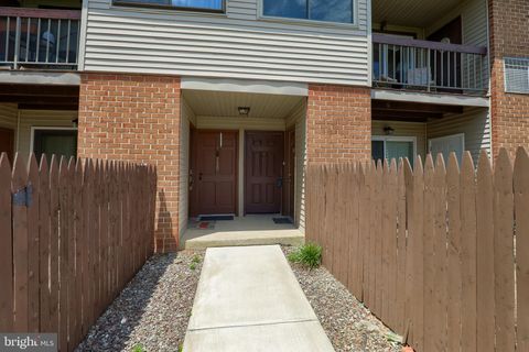 Photo of 131 LANCASTER EST, MOUNT JOY, PA 17552 (MLS # PALA2036032)