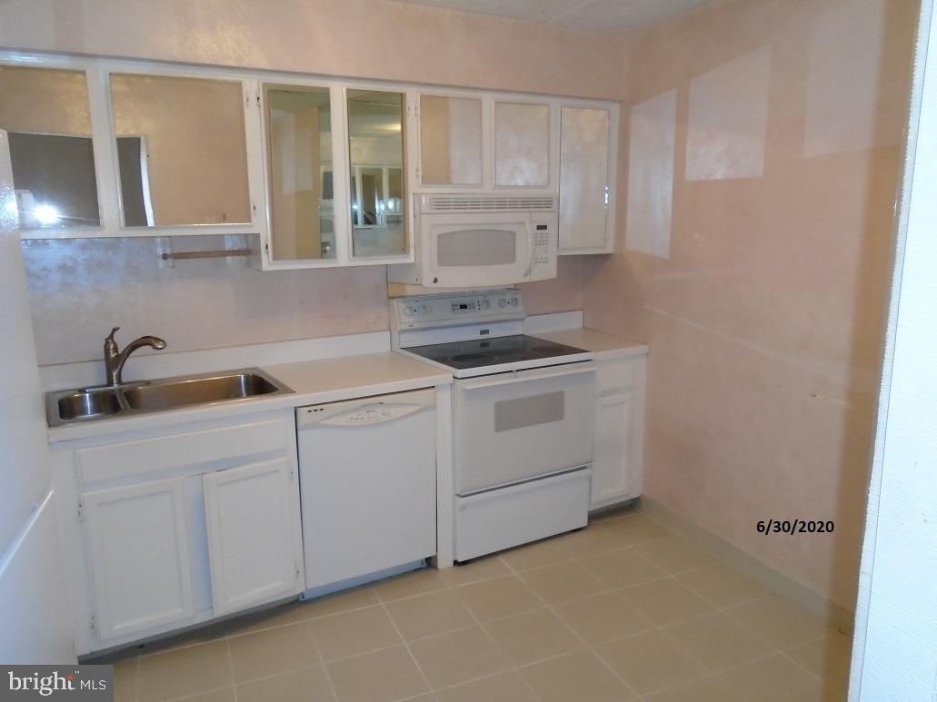 VALLEY FORGE TOWER - Residential