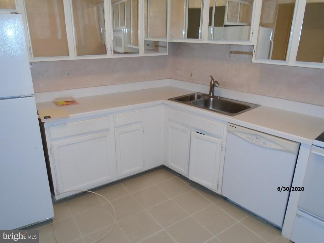 VALLEY FORGE TOWER - Residential