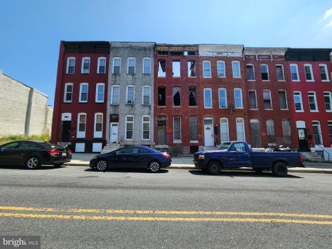 Townhouse For Sale - 1143 N Carey Street<br/> BALTIMORE, MD 21217