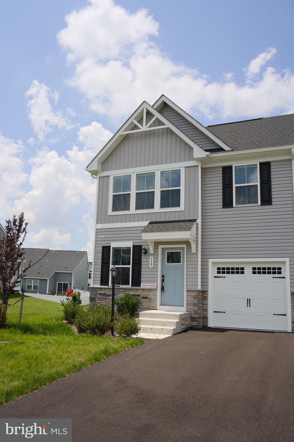 ARCADIA NORTH - Residential