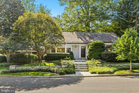 4225 50TH STREET NW WASHINGTON DC 20016