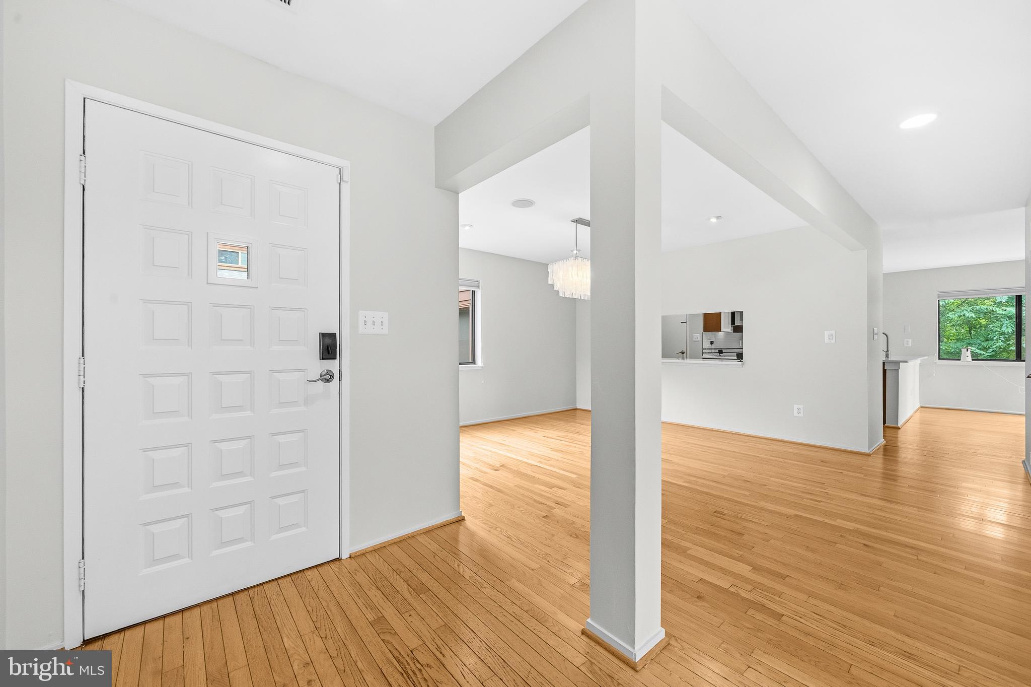 2105 SOUTH BAY LANE
