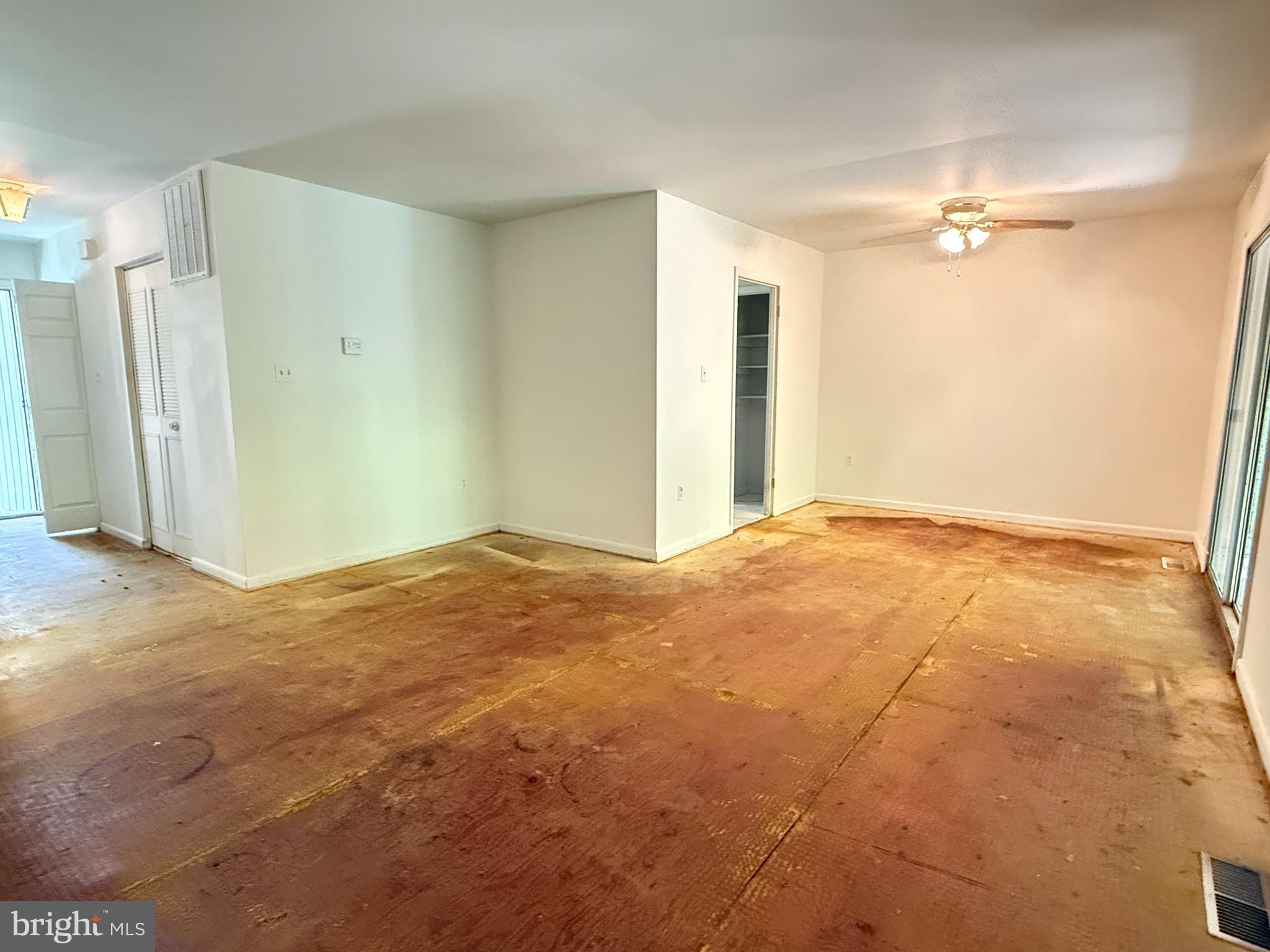 LAKE RIDGE - Residential