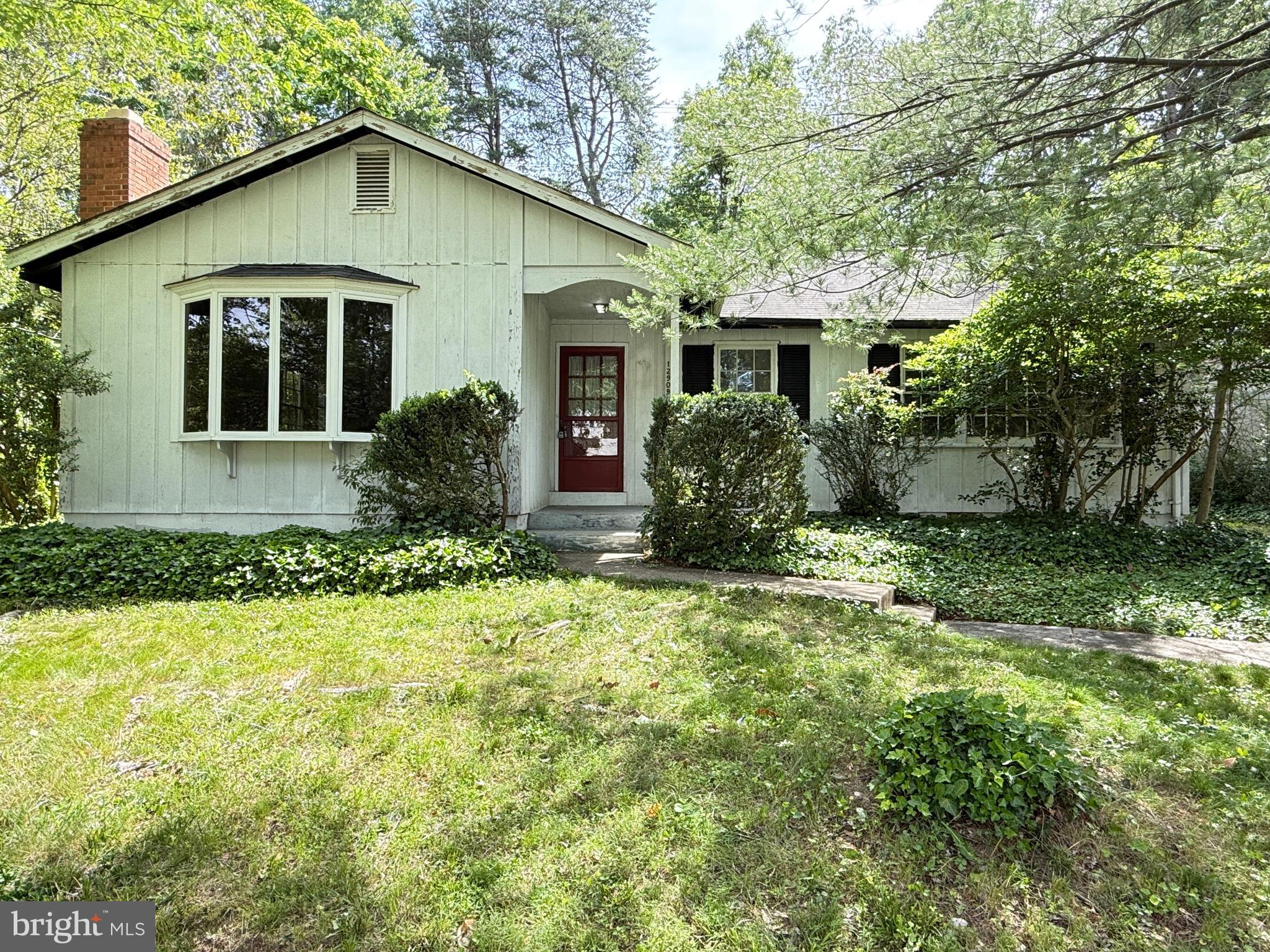 Deadline for all offers is 2pm on Monday 5/26
The cheapest single family home in lake ridge! This is a great opportunity for someone to build their equity or rehab this home.
Emptied and old flooring removed this home is ready to be transformed, do a light renovation or top to bottom and get the full potential out of this diamond in a rough. One floor rambler with 3 spacious bedrooms, 2 full bathrooms, designated dining area and a walk in laundry room this home offers tons of potential.
Heating, cooling and water heater are about 3 years old.
The house sold strictly AS-IS
The listing agent has a financial interest with this transaction.
The seller reserves the right to accept an offer at any time.