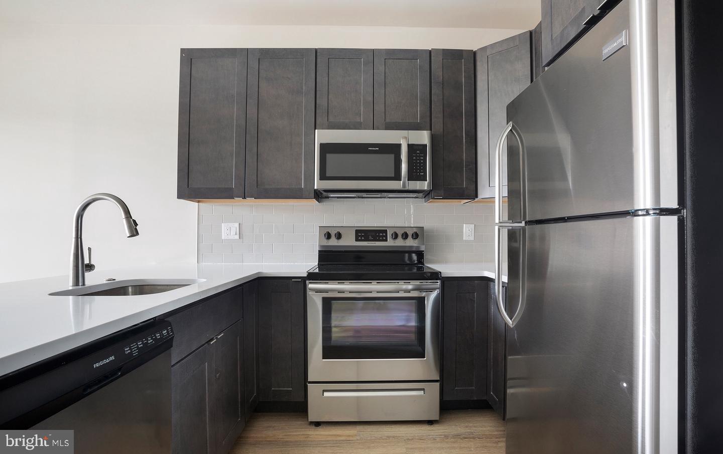 POINT BREEZE - Residential Lease