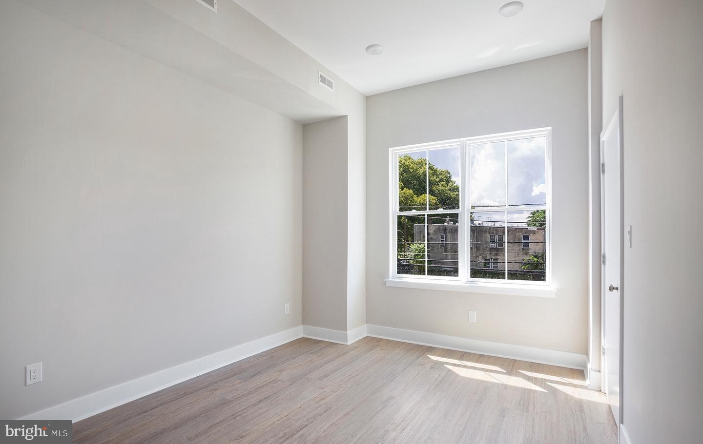 POINT BREEZE - Residential Lease