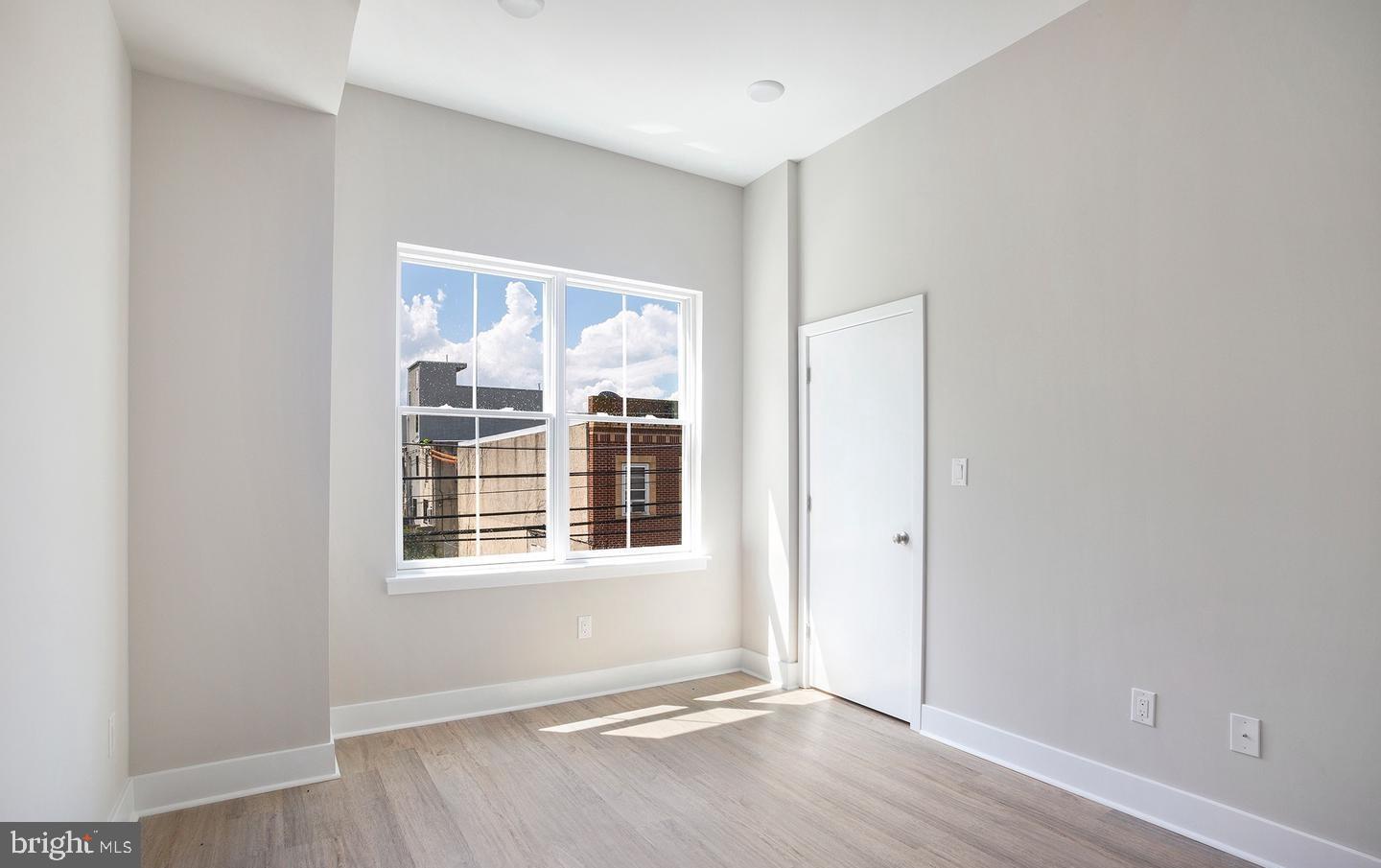 POINT BREEZE - Residential Lease