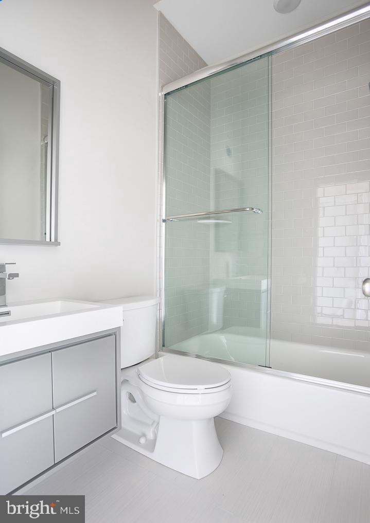 POINT BREEZE - Residential Lease