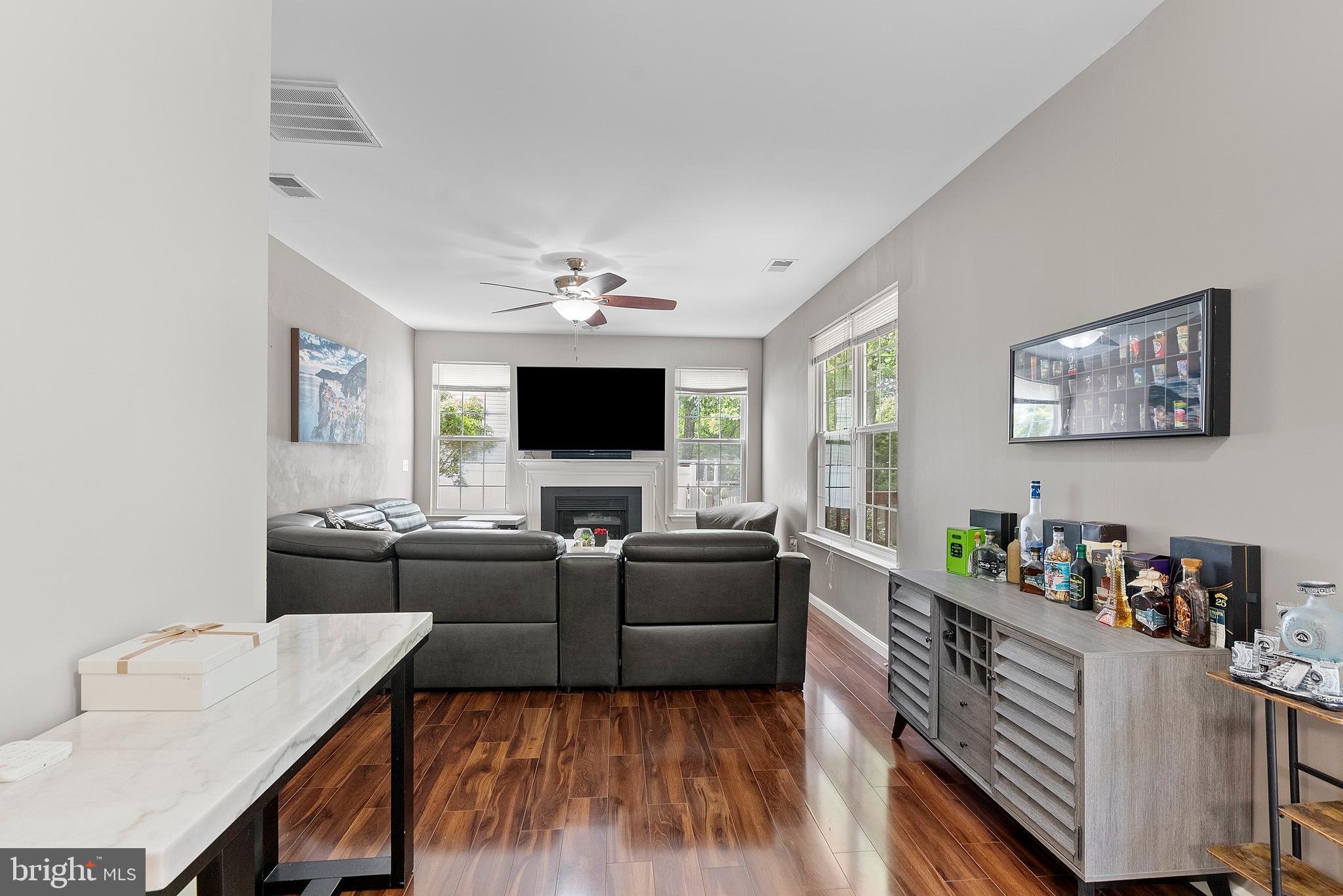 BERRY VALLEY - Residential Lease