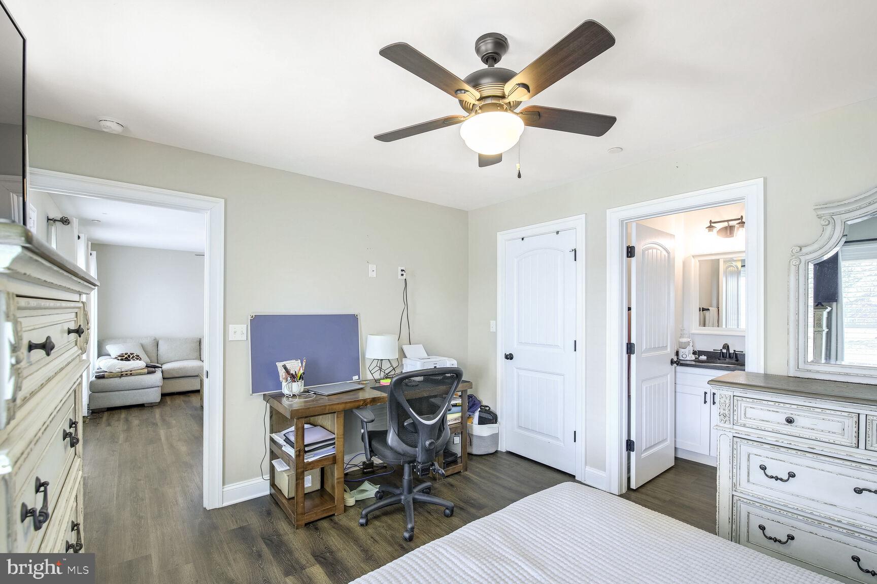 LORDS CROSSING - Residential