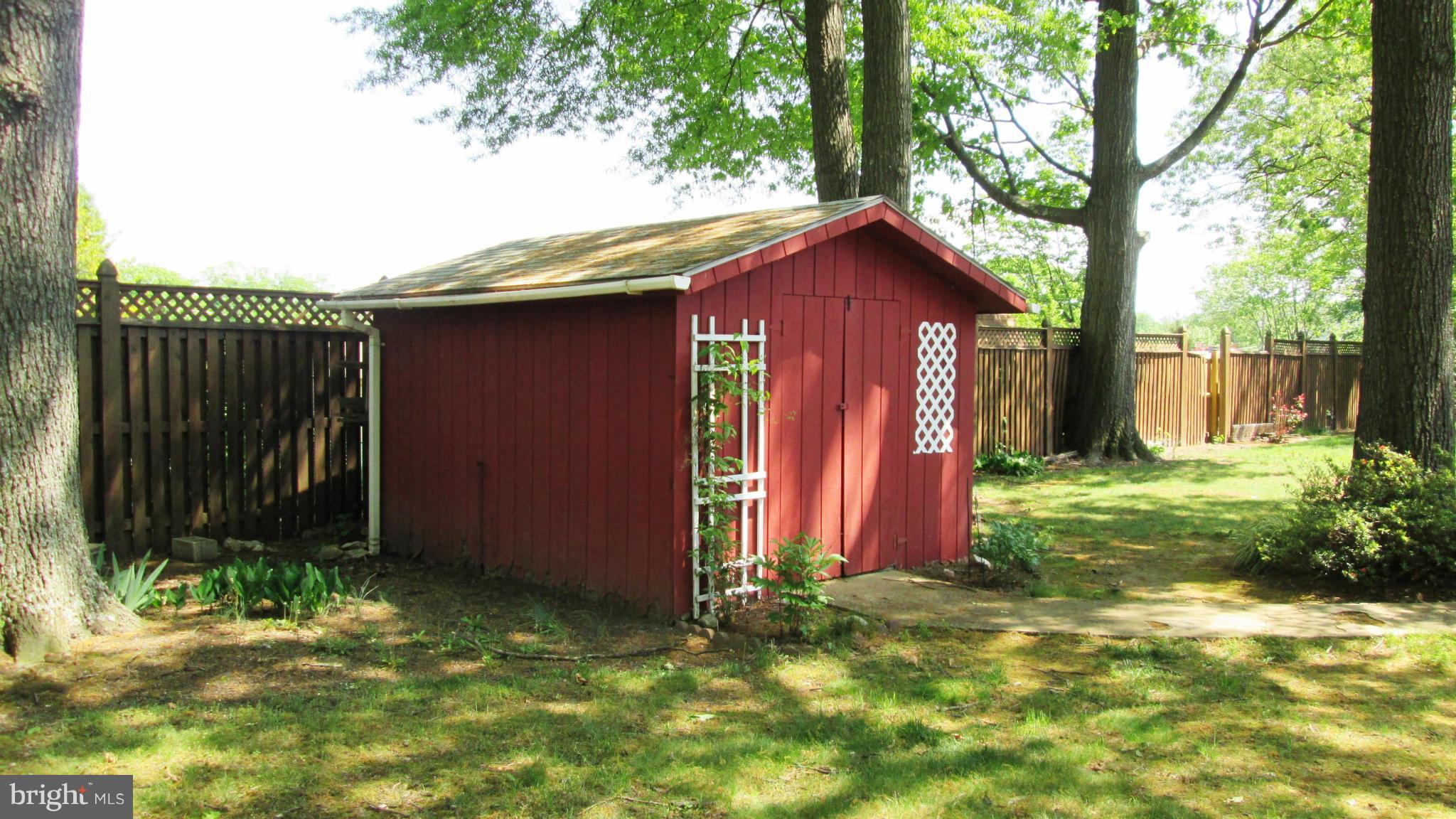 BUSH HILL WOODS - Residential Lease