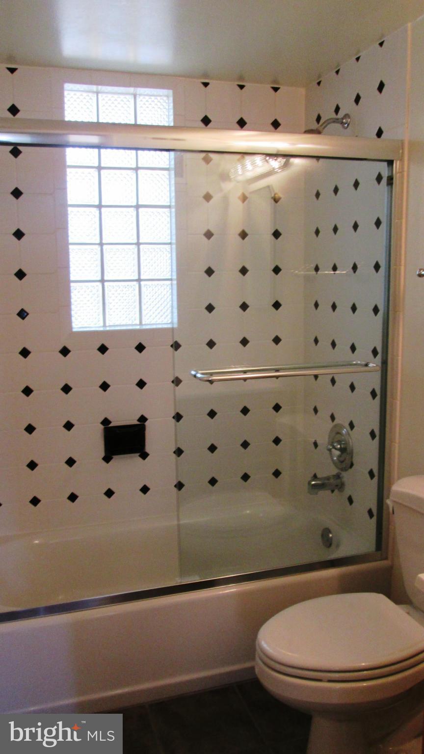 BUSH HILL WOODS - Residential Lease