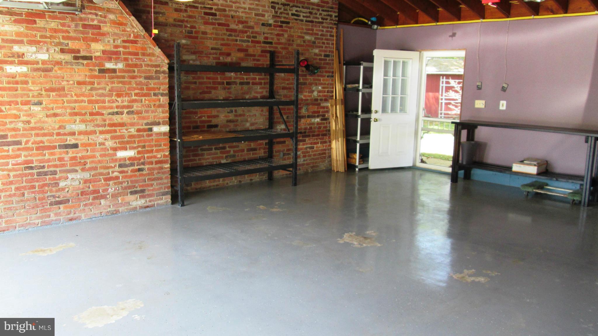 BUSH HILL WOODS - Residential Lease