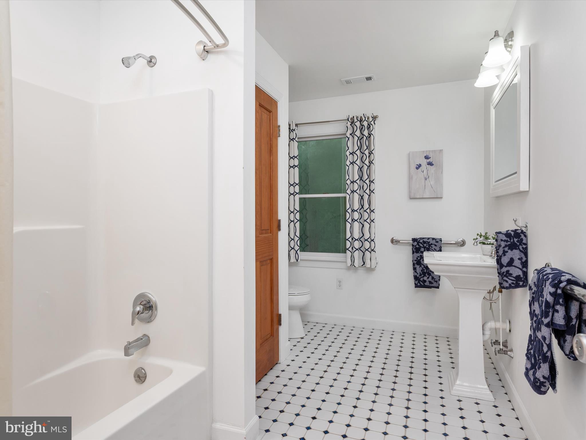 CHAR NOR MANOR - Residential