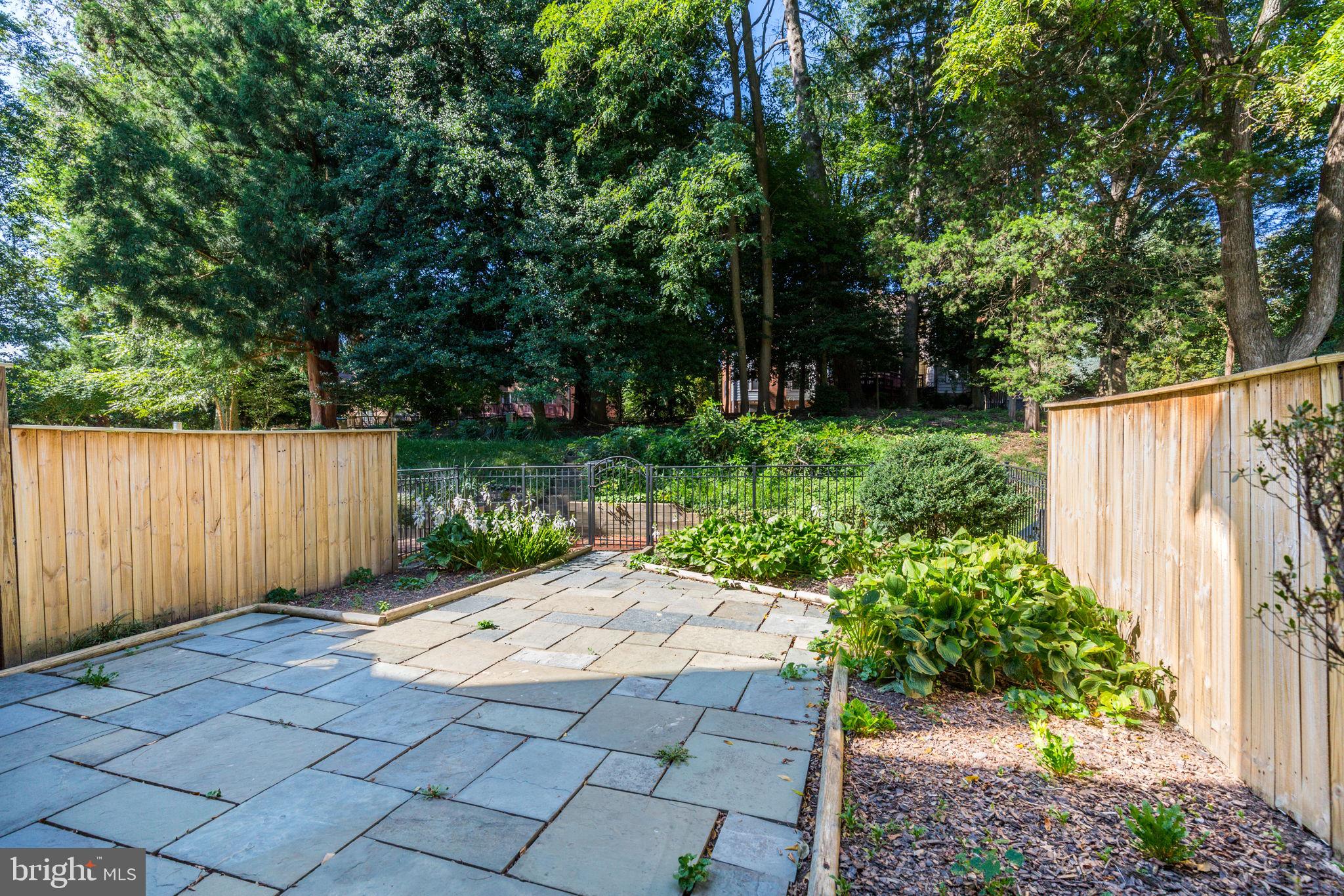 COUNCIL SQUARE - Residential Lease