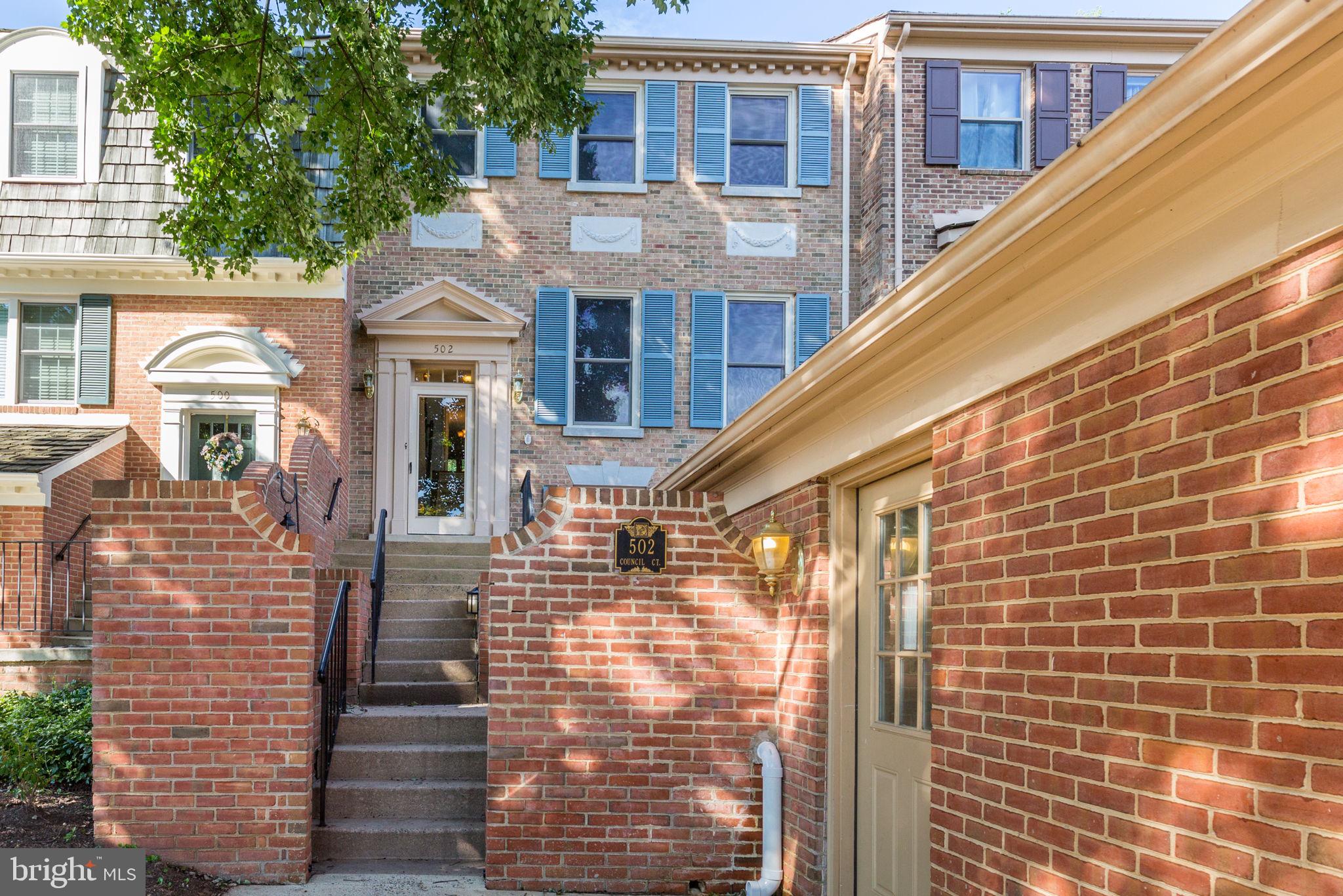 COUNCIL SQUARE - Residential Lease