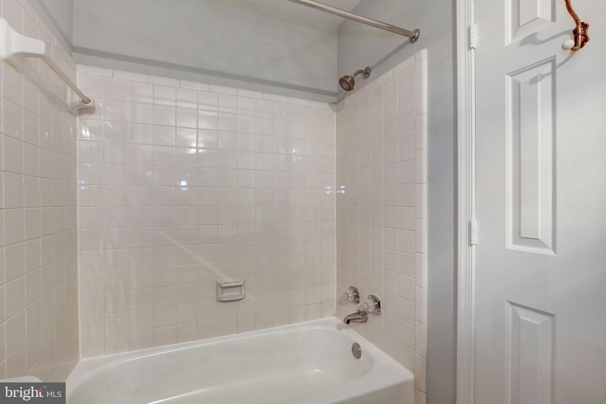 COUNCIL SQUARE - Residential Lease