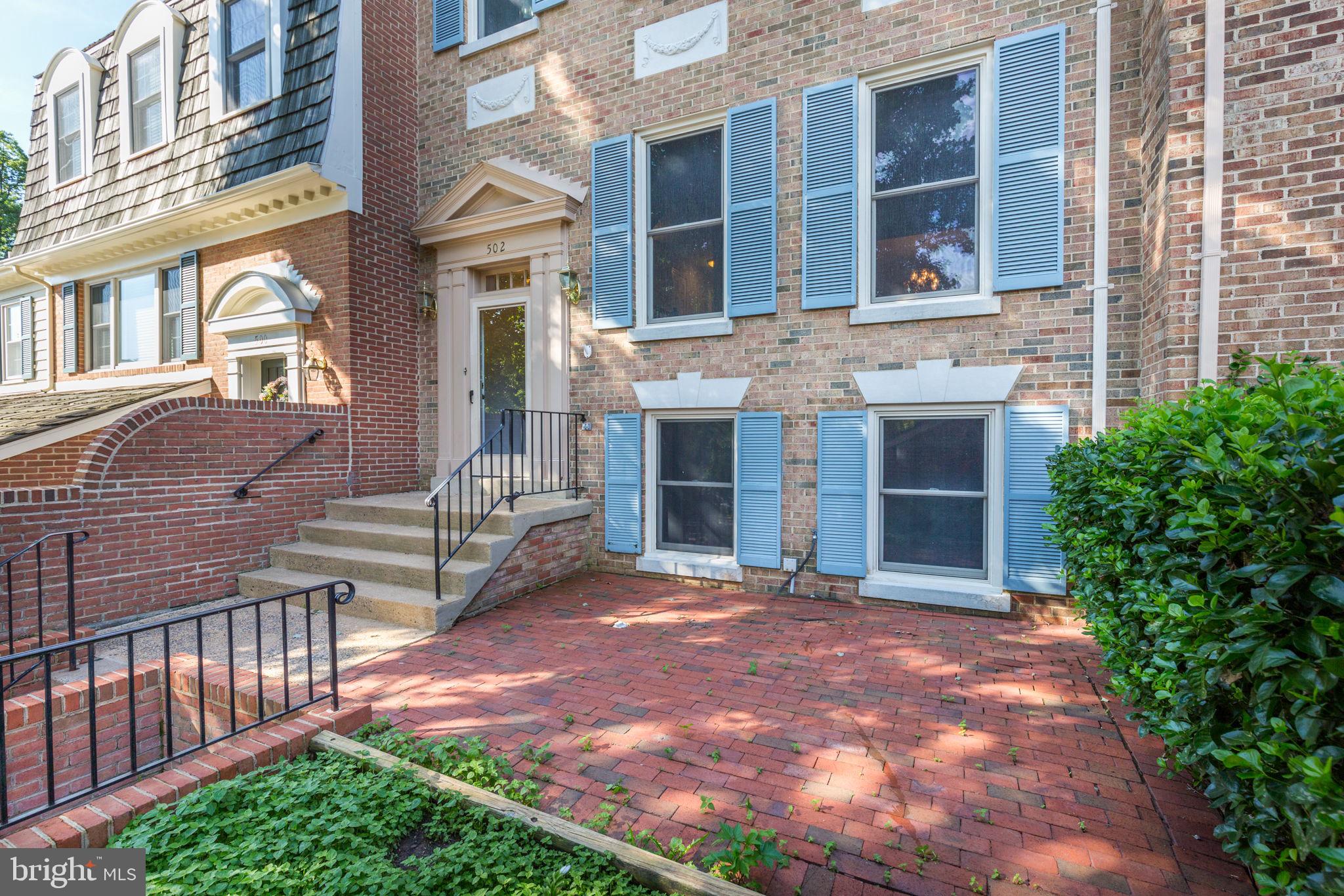 COUNCIL SQUARE - Residential Lease