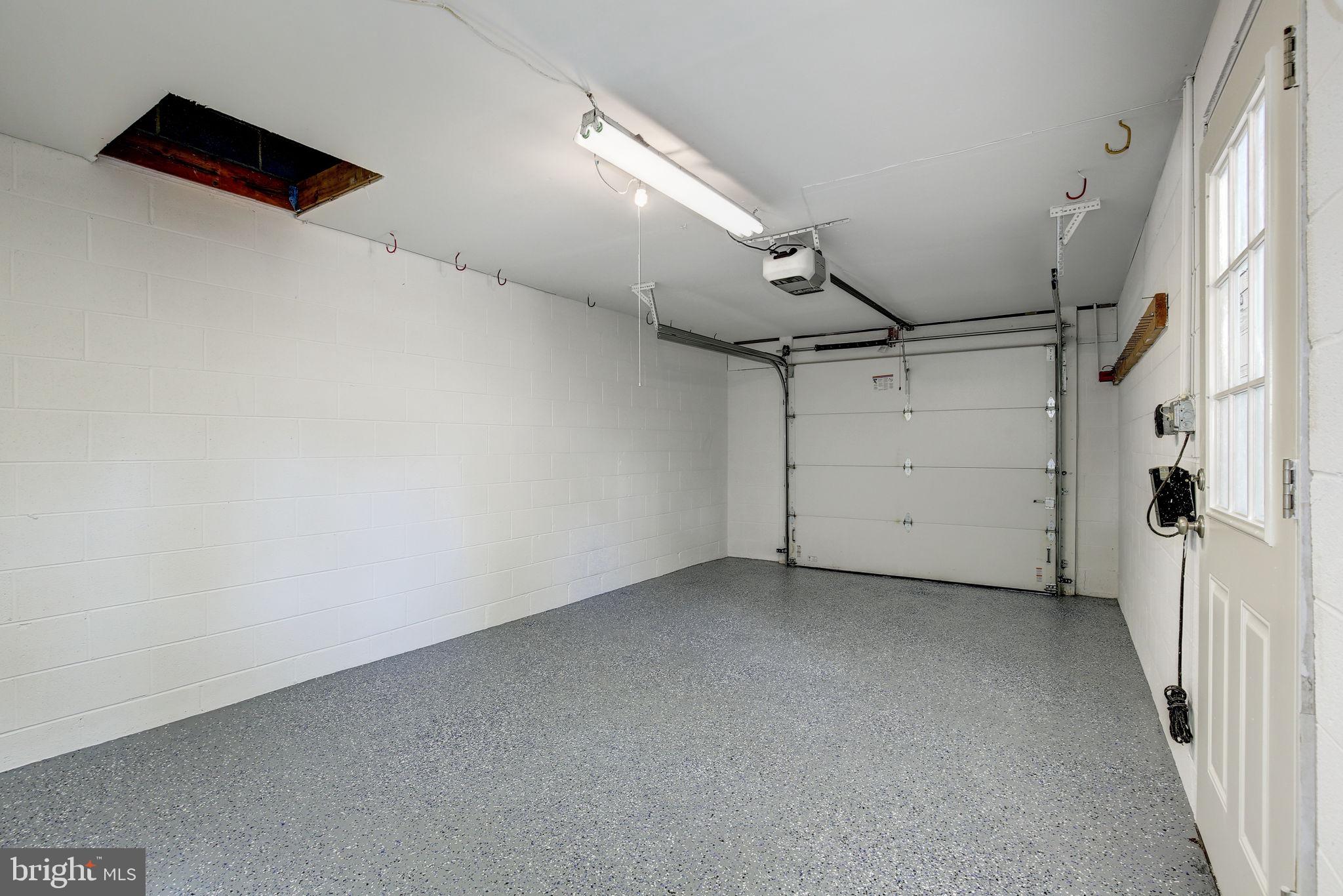 COUNCIL SQUARE - Residential Lease