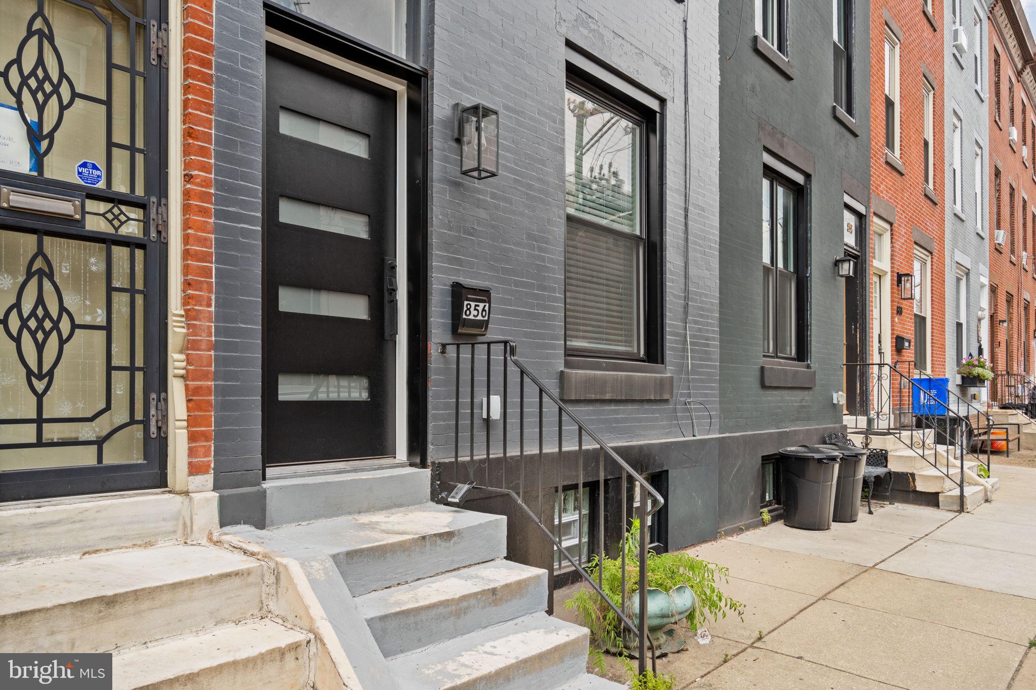 856 PERKIOMEN STREET