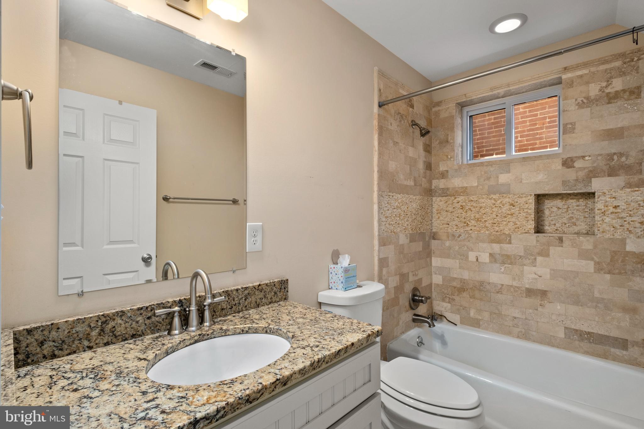 HAMPDEN HISTORIC DISTRICT - Residential Lease