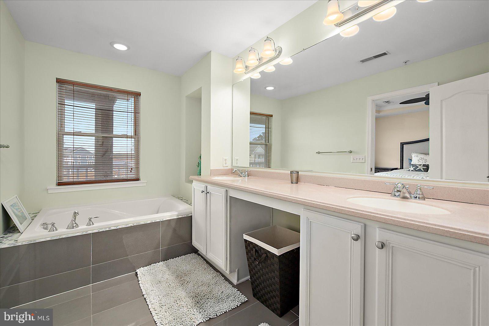 GLEN RIDDLE - Residential