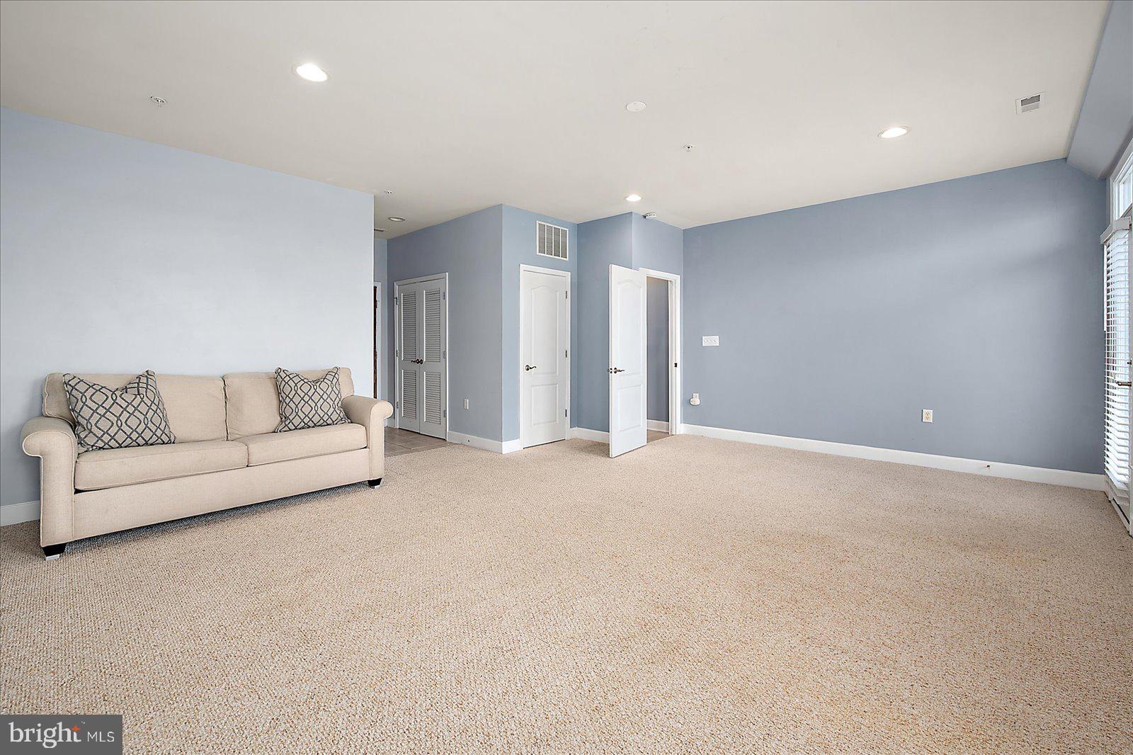 GLEN RIDDLE - Residential