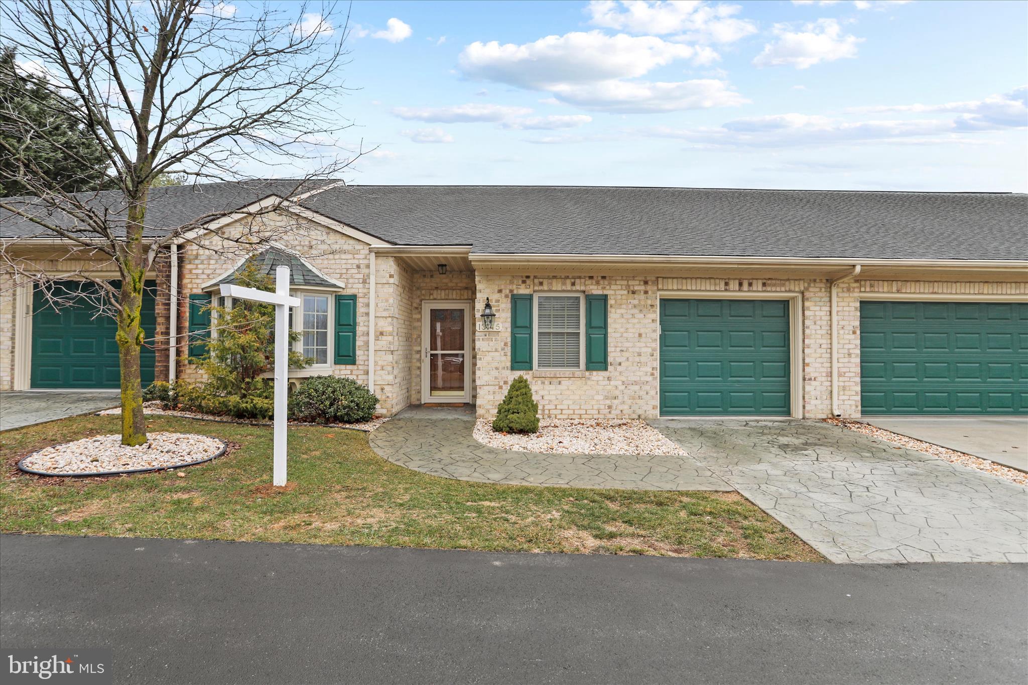 CORTLAND MANOR - Residential