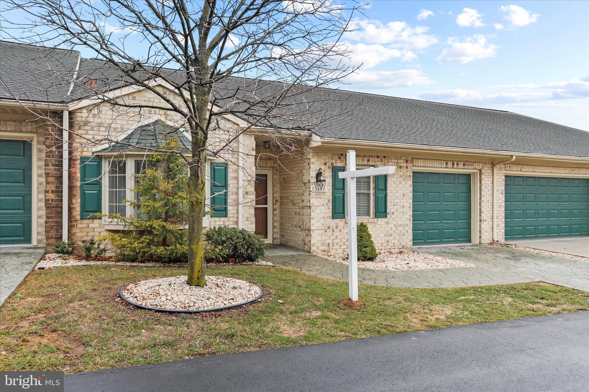 CORTLAND MANOR - Residential