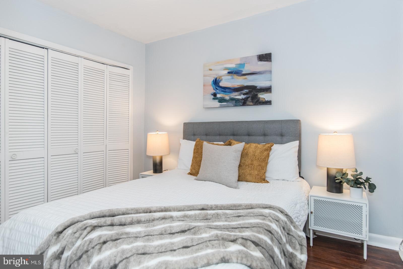 PORT RICHMOND - Residential