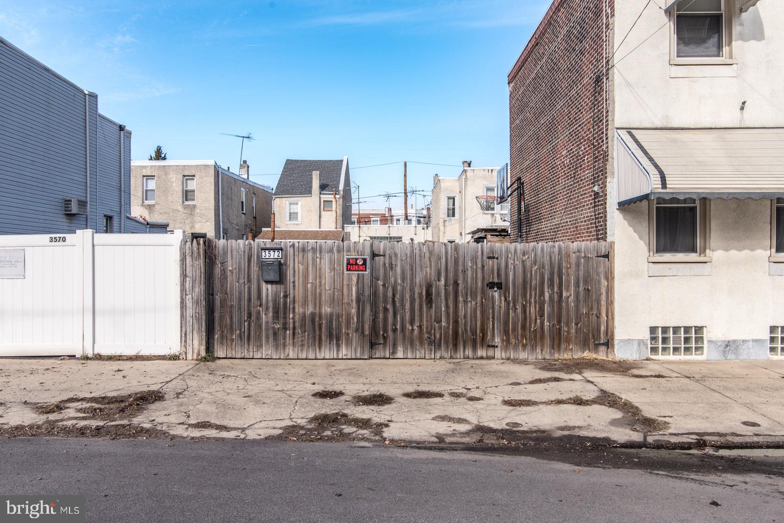 PORT RICHMOND - Residential