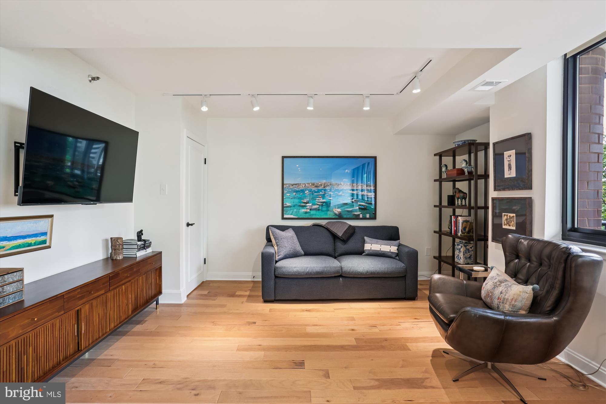 FRIENDSHIP HEIGHTS - Residential