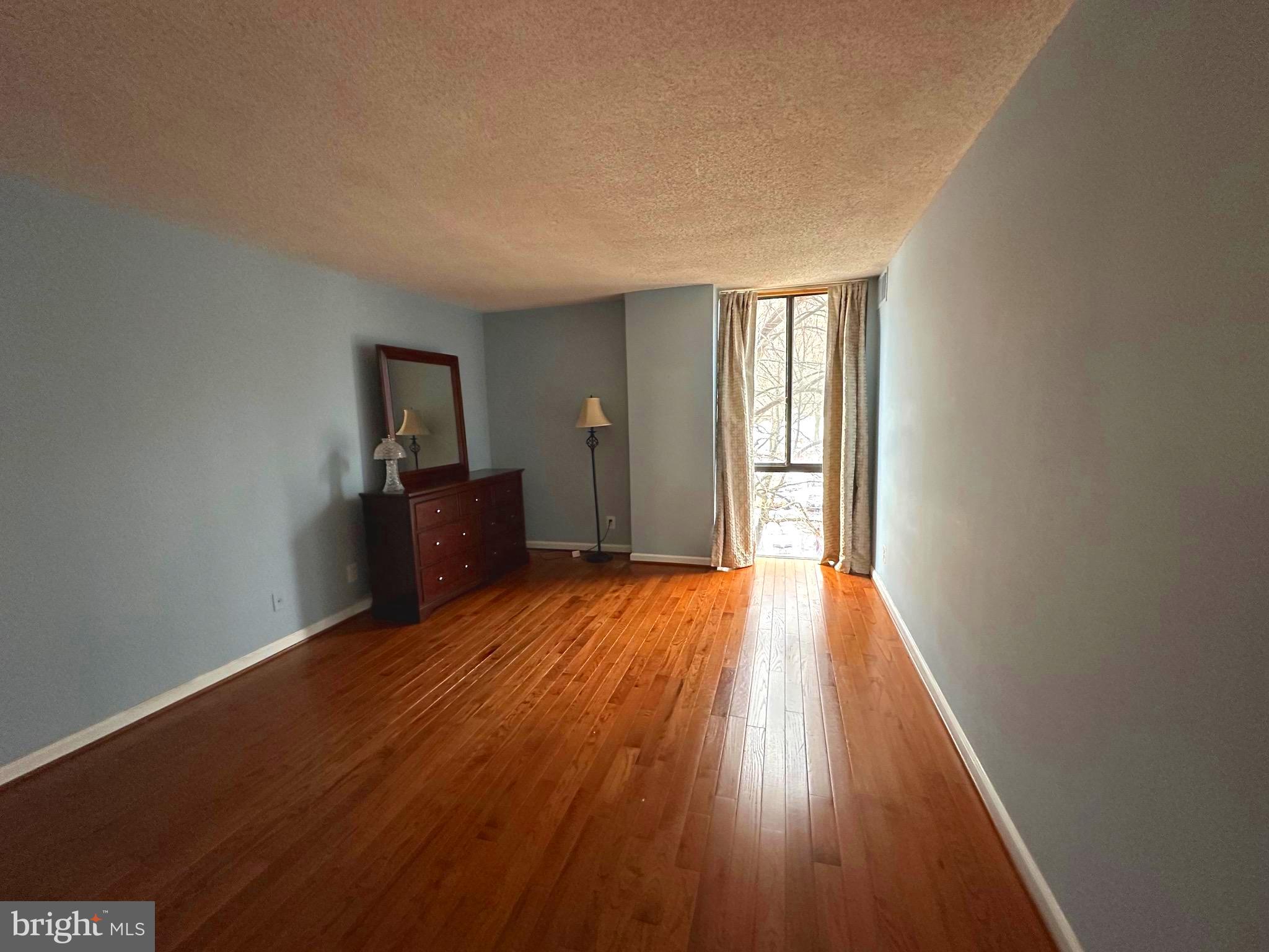 IDYLWOOD TOWERS CONDO - Residential