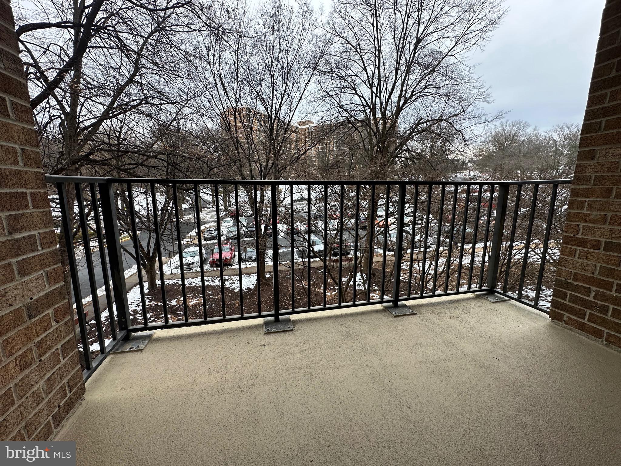 IDYLWOOD TOWERS CONDO - Residential