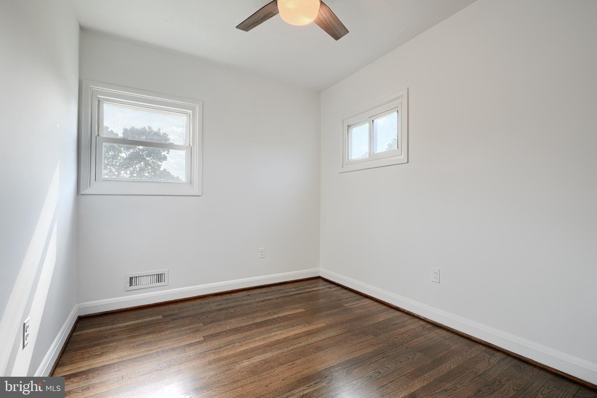 VALLEY STREAM - Residential Lease