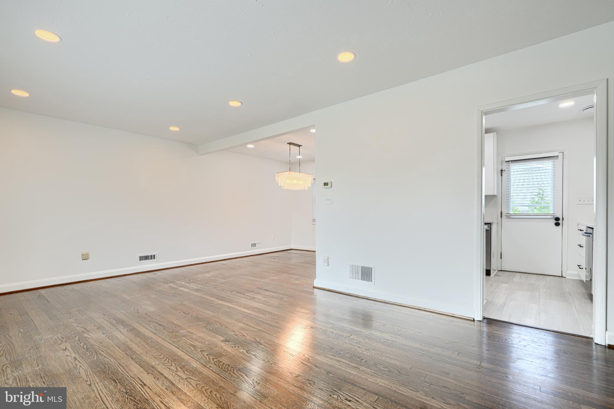 VALLEY STREAM - Residential Lease