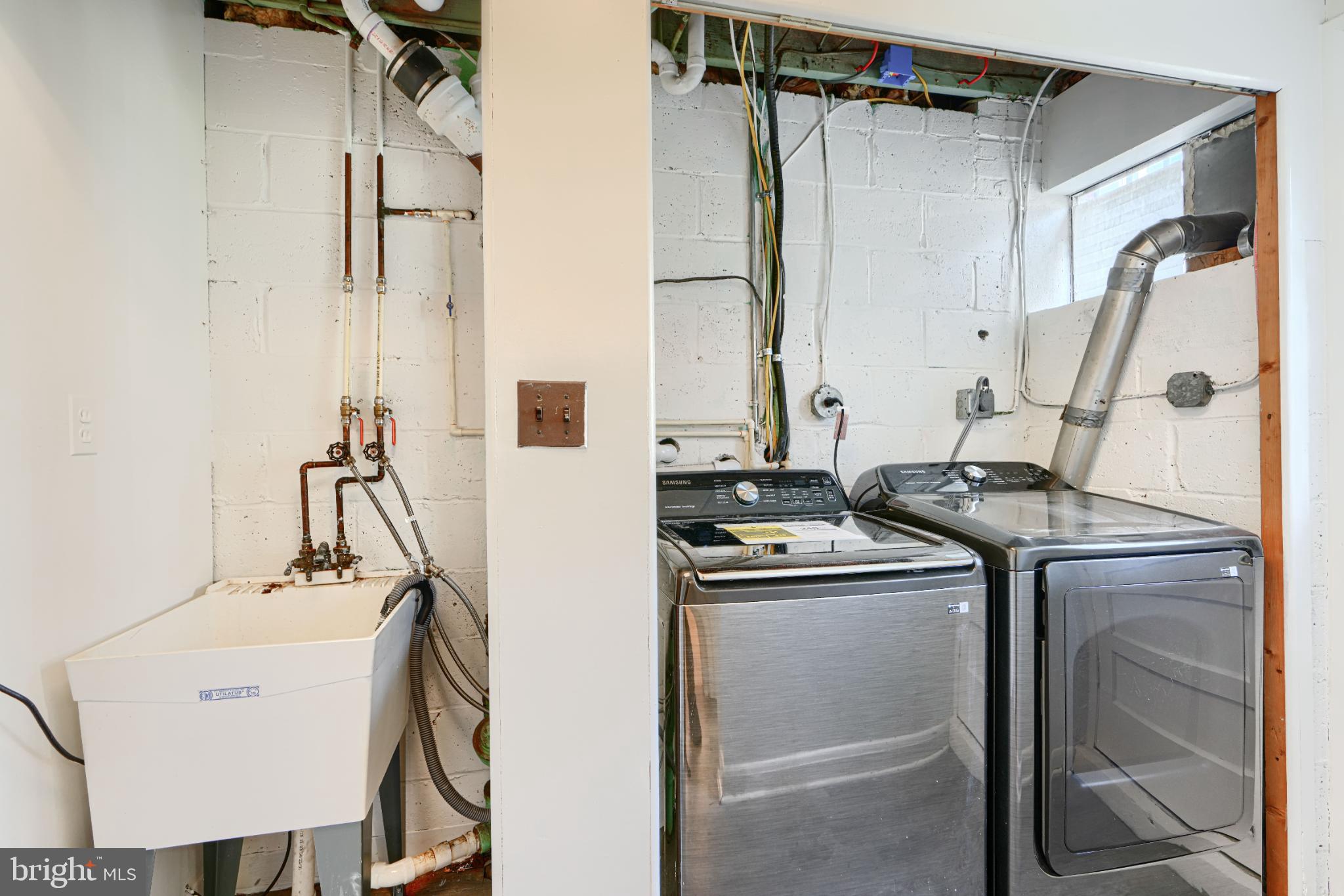 VALLEY STREAM - Residential Lease