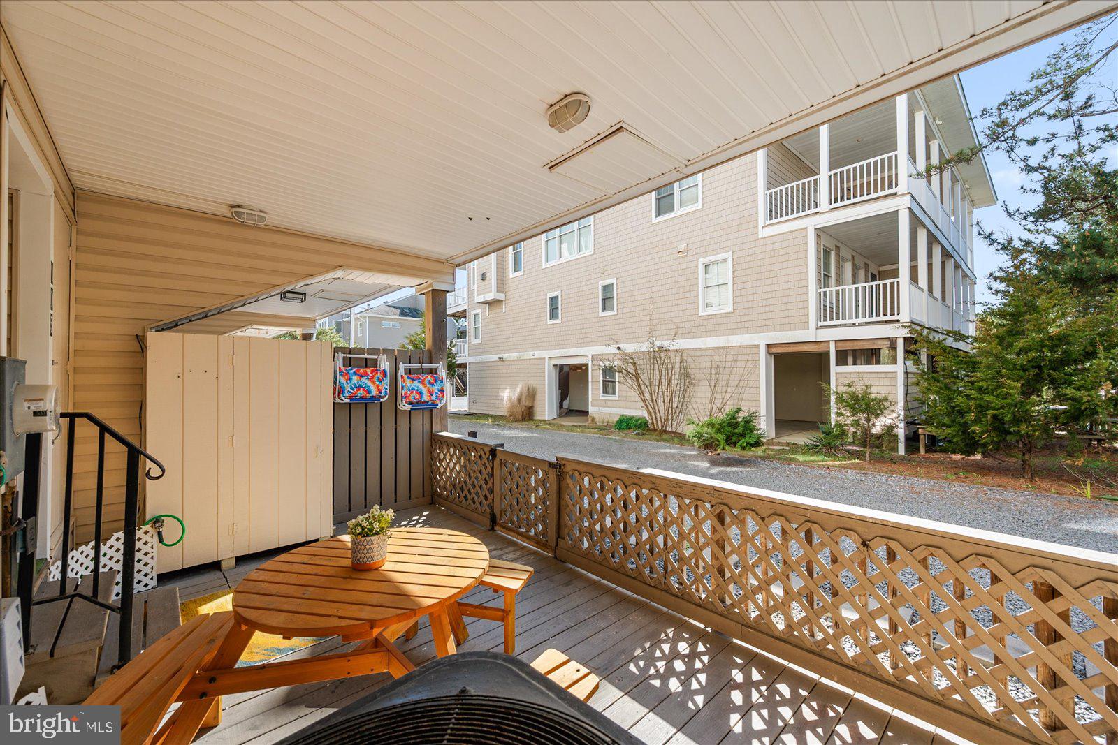 TOWER SHORES - Residential