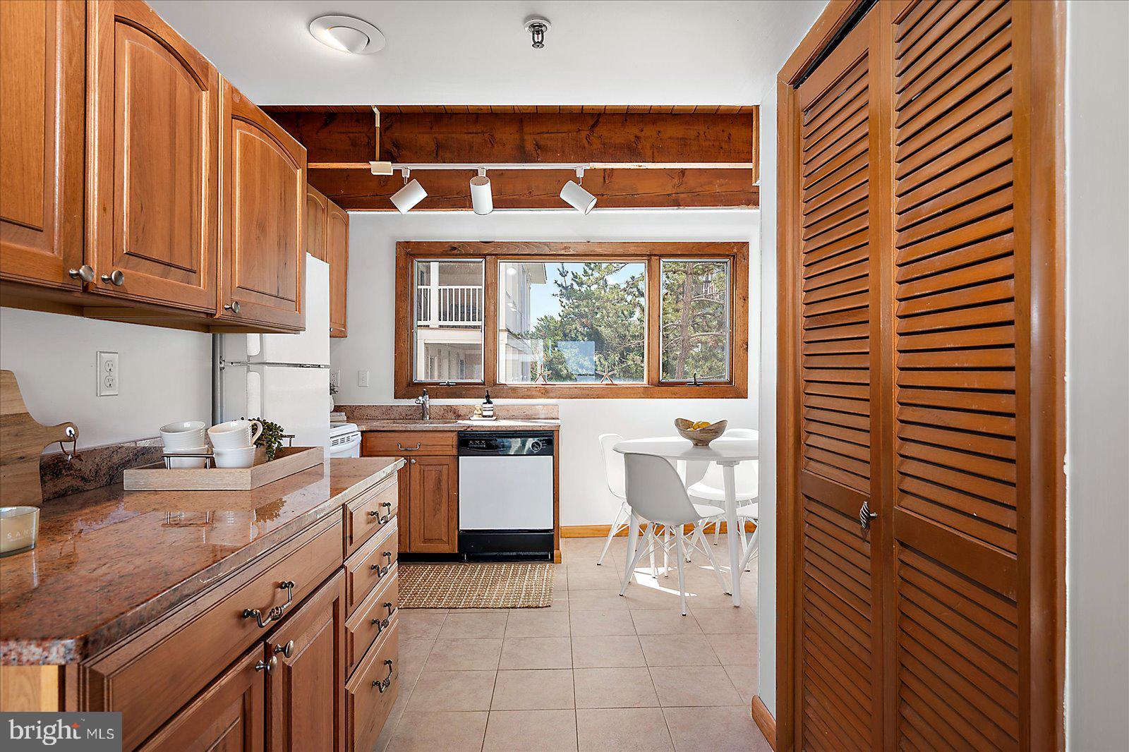 TOWER SHORES - Residential