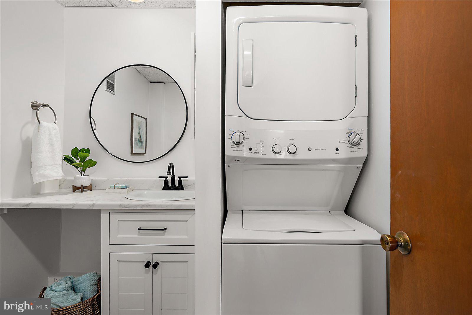 TOWER SHORES - Residential